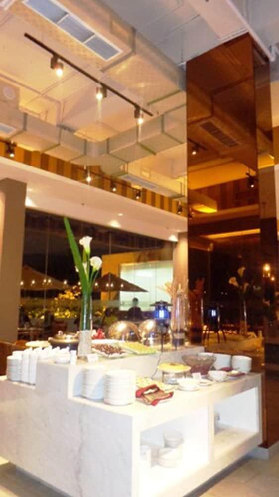 塞尔彭瑟尔滨海酒店 塞尔蓬 外观 照片